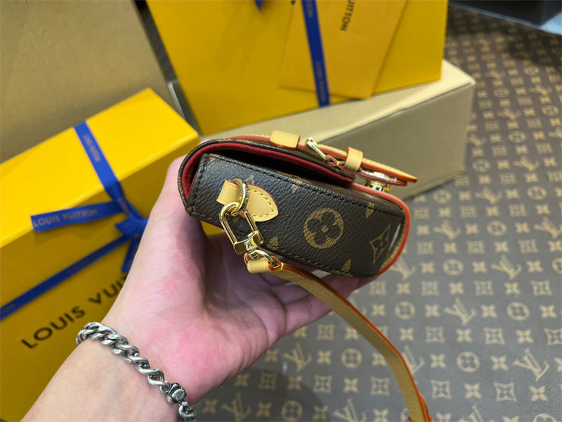  Elegant satchel carried on shoulder