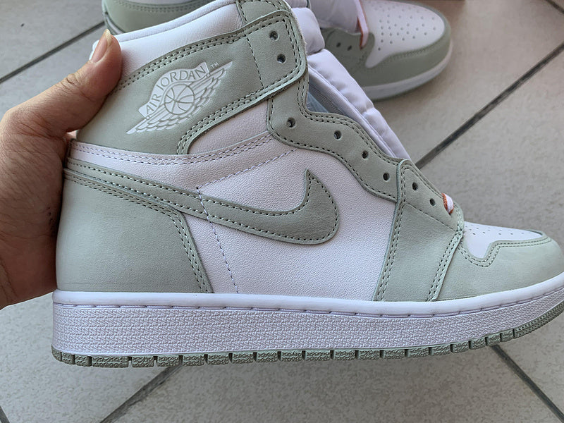 Nike Men's & Women's Luxury Lifestyle Trainers — Style 171 side view