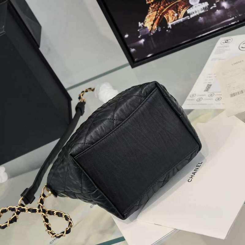 Zivas Charm Modern Minimalist Look Fashion Handbag (Structured Everyday Essential) – Interior View
