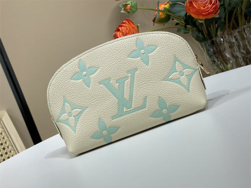  versatile everyday bag detail view showing craftsmanship 20