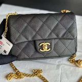 Zivas Charm Chic Craftsmanship Everyday Handbag (Premium Everyday Carry) – Close-Up Detail