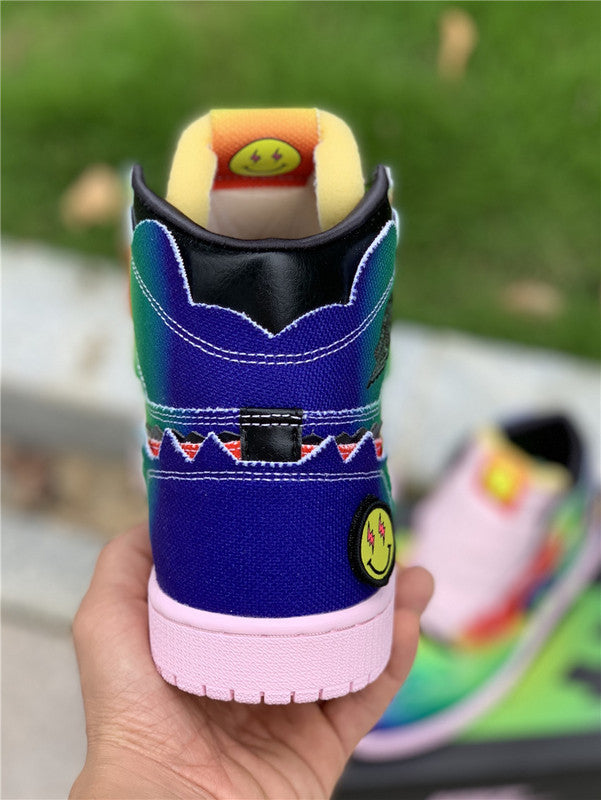 Nike Men's & Women's Premium Low-Top Trainers — Style 037 back view