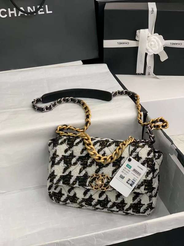 Zivas Charm Refined Structure Luxury Handbag (Premium Everyday Carry) – Detail View