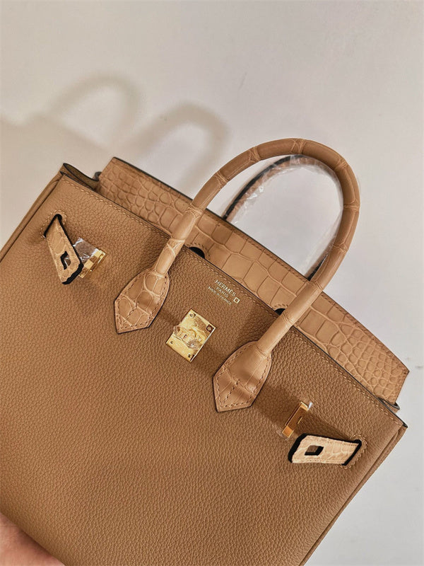  effortless crossbody bag styled with outfit