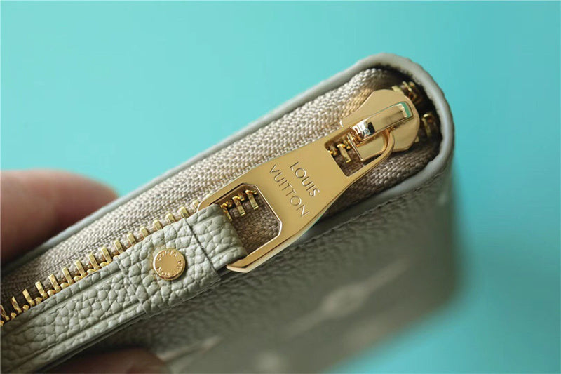  satchel interior and compartment view