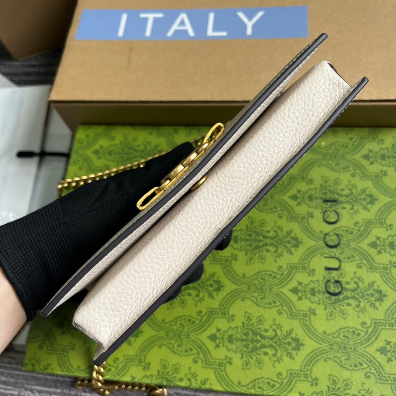 Handle and strap detail of modern sleek women's handbag – women's premium purse