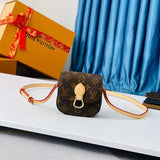 Side profile of sleek everyday-luxe women's handbag – women's statement bag