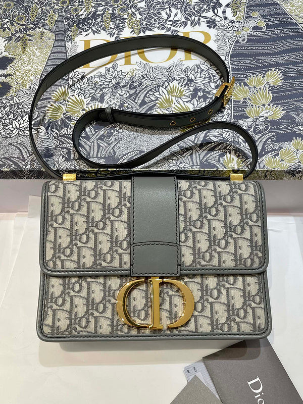 Close-up detail of premium everyday-luxe women's handbag – women's designer-style accessory