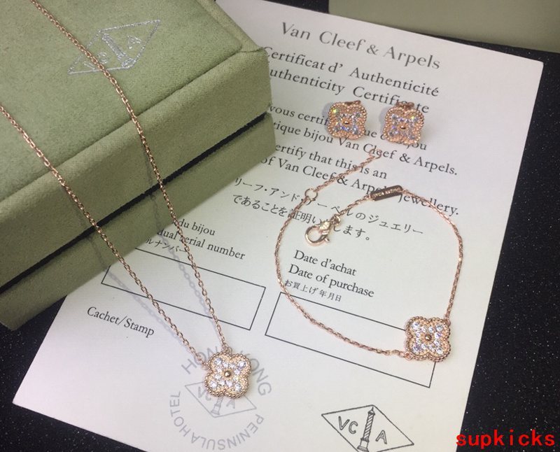 Close-up detail view of Van Cleef & Arpels unisex jewelry piece