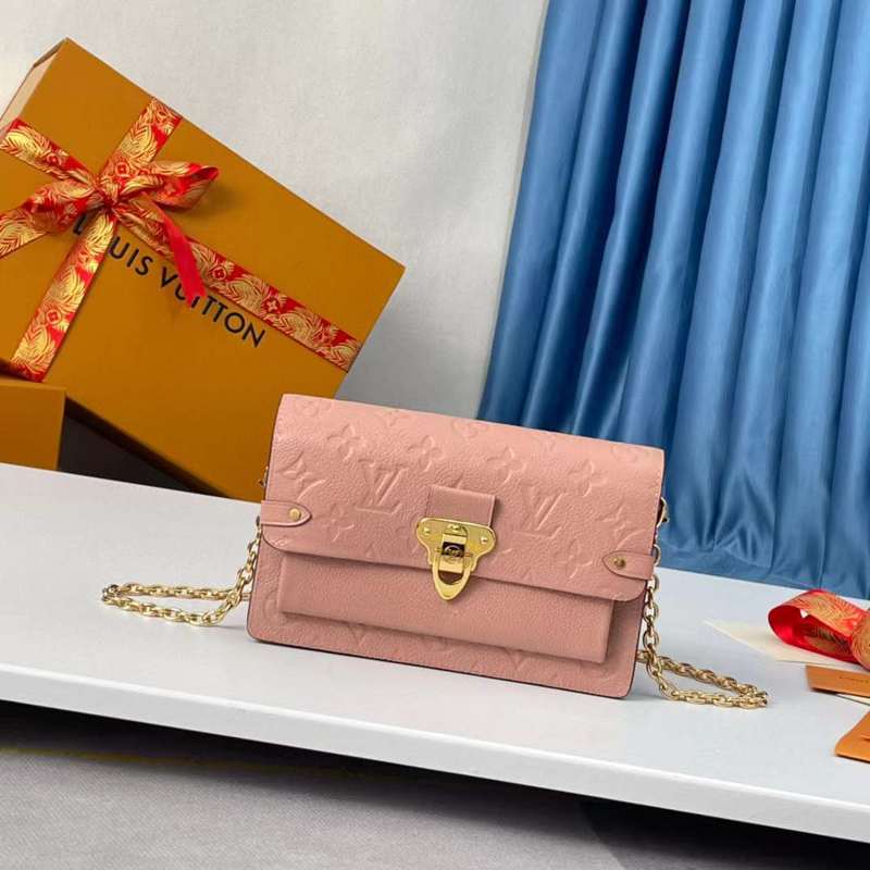 Close-up detail of everyday-luxe classic women's handbag – women's premium purse