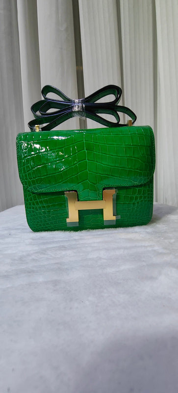 Close-up detail of streamlined bag design
