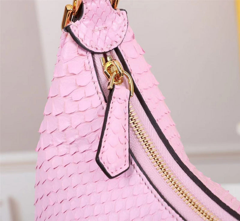 Ziva's Charm handbag – close-up view (Standard Size)