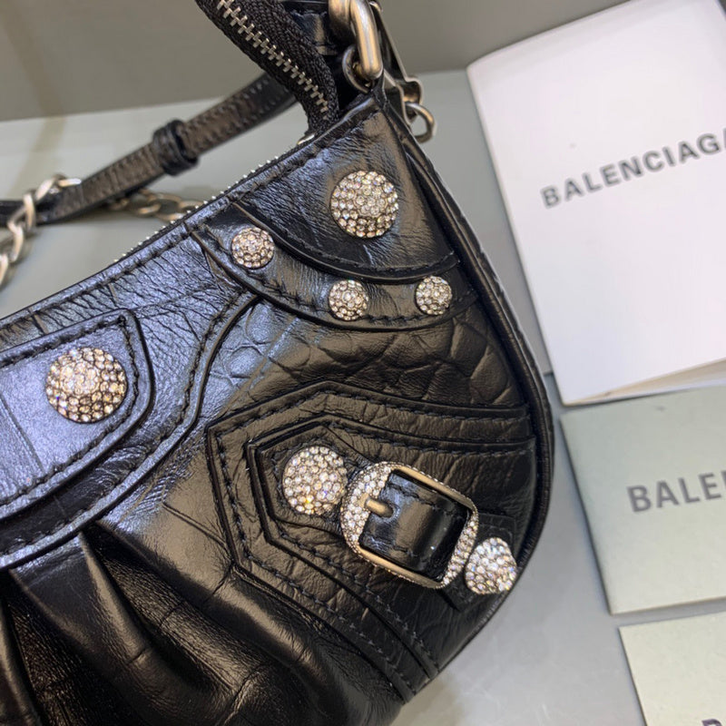 Statement Premium PU Leather Handbag - Everyday Elegance | Women's Fashion Handbag #355 - interior view (image 6) of designer-inspired handbag