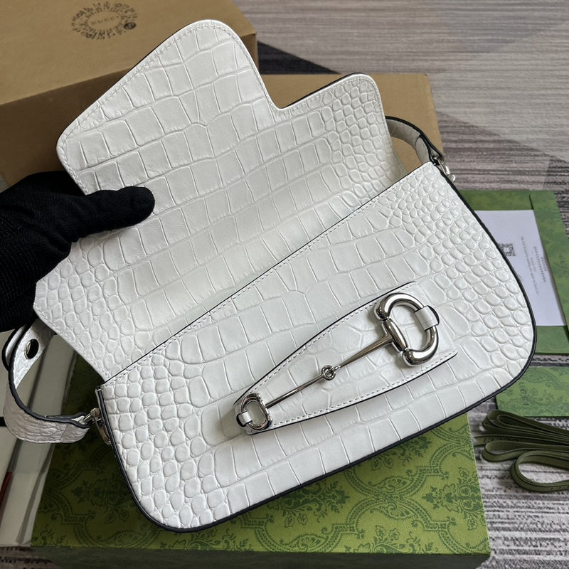 Styled lifestyle shot of everyday-luxe sleek women's handbag – women's everyday handbag