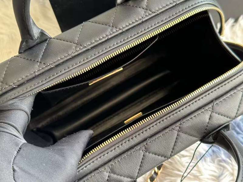 Zivas Charm Polished Finish Everyday Handbag (Elevated Daily Companion) – Lifestyle Shot