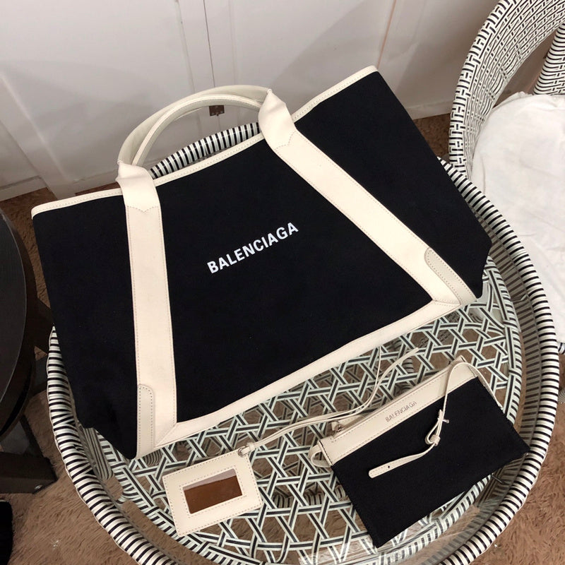 Front view of chic premium women's handbag – women's everyday handbag