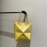 Ziva's Charm handbag – product shot (16.5cm*9.5cm*20cm)