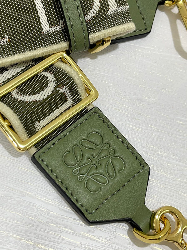 Ziva's Charm handbag – product shot (Standard Size)