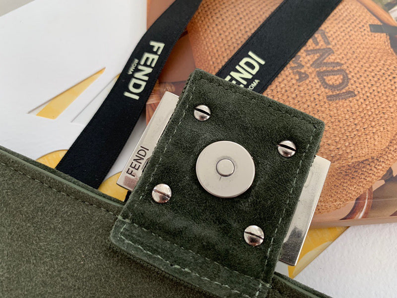 Ziva's Charm handbag – product shot (Standard Size)