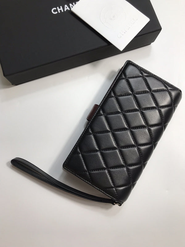 Zivas Charm Modern Minimalist Look Everyday Handbag (Thoughtfully Structured Design) – Lifestyle Shot
