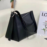 Ziva's Charm handbag – front view (38cm*28cm*18cm)