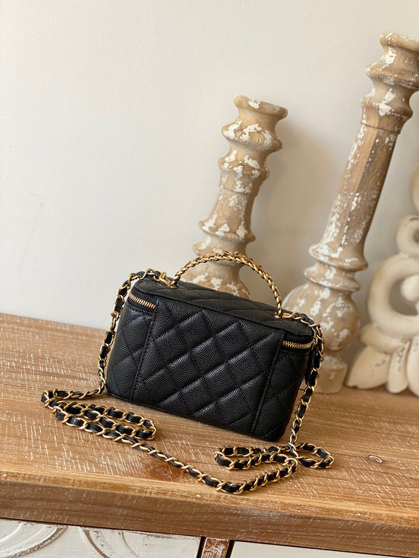  women's handbag, versatile design, view 4