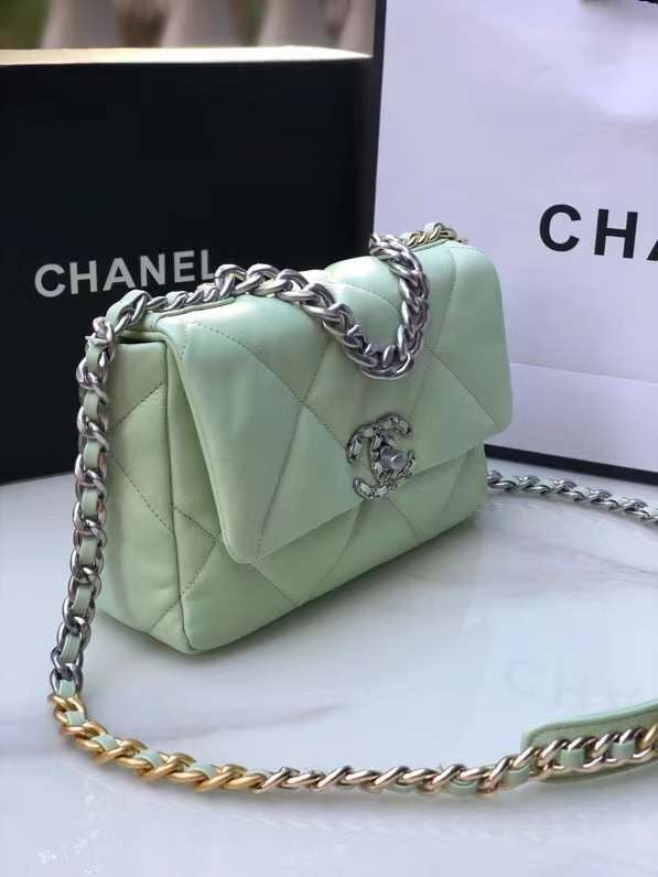  mid purse view 1