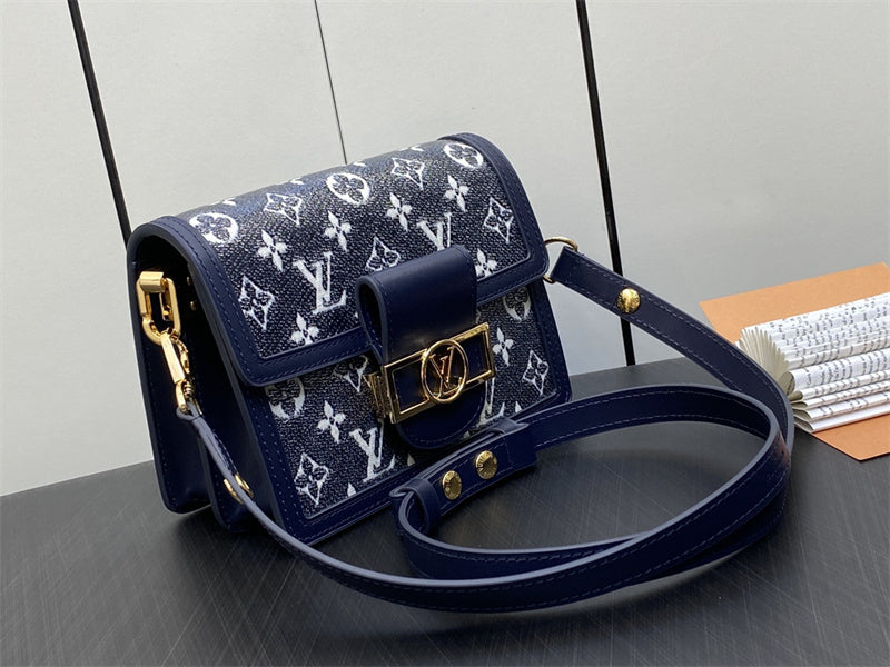  carryall bag interior and compartment view