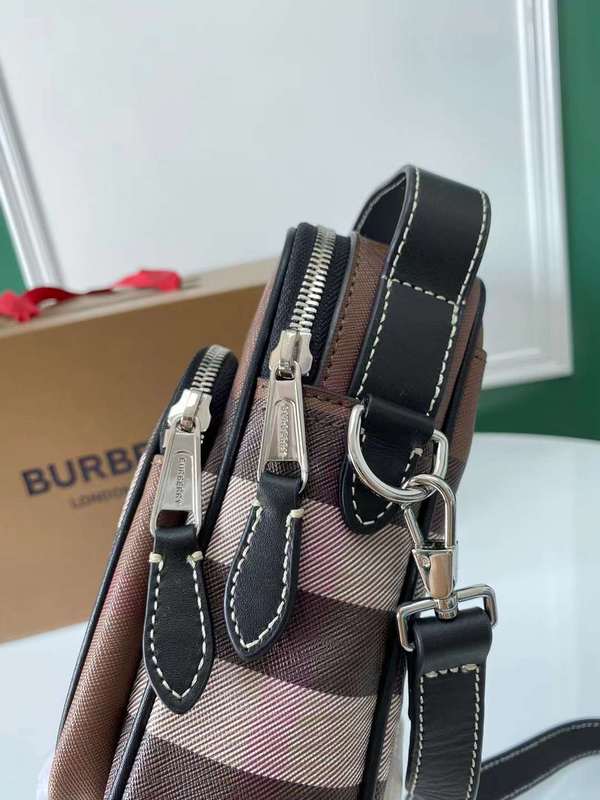 Ziva's Charm handbag – close-up view (one versatile size)