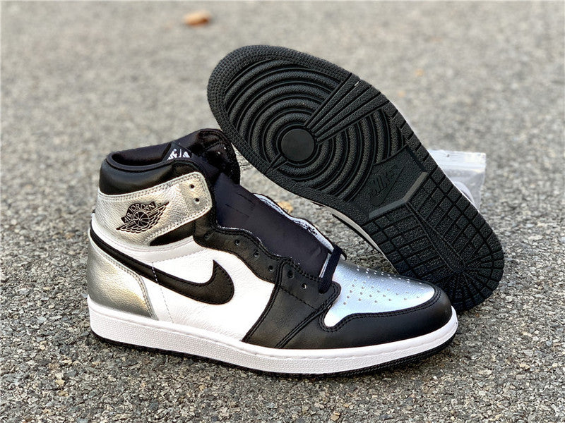 Nike Men's & Women's Premium Athletic Sneakers — Style 163 hardware detail