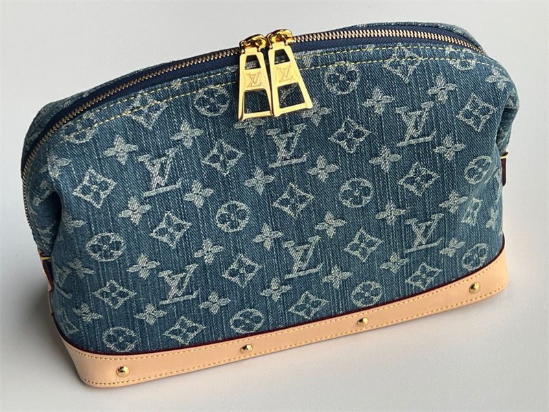  crossbody bag interior and compartment view 21