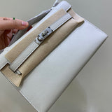 Streamlined bag women's premium everyday handbag
