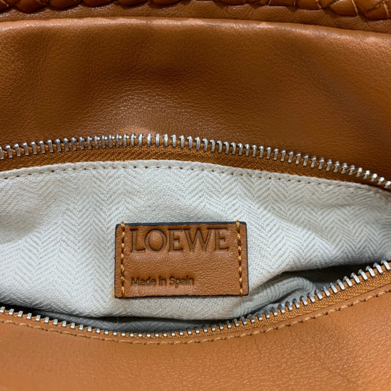 Ziva's Charm handbag – close-up view (24cm*16.5cm*10cm)