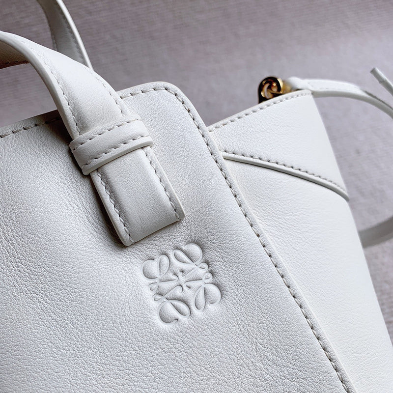 Ziva's Charm handbag – back view (20cm*20cm*18cm)