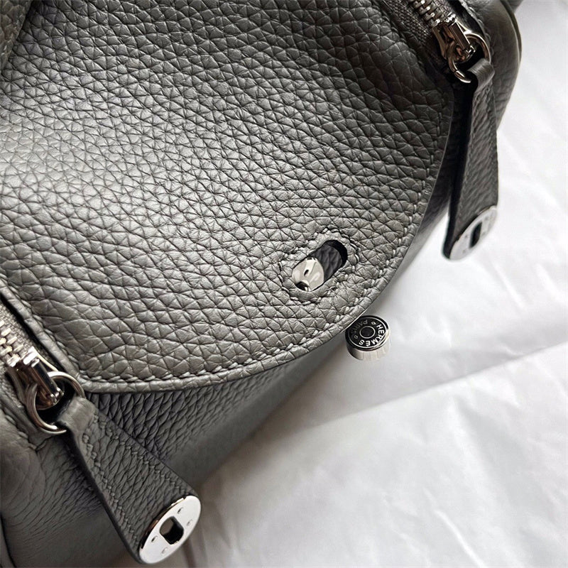  everyday bag interior and compartment view 9