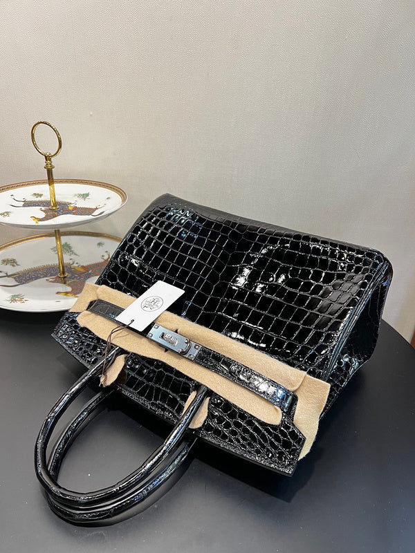 Classic bag women's premium everyday handbag