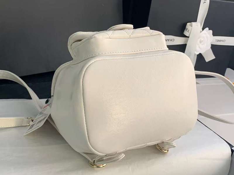 Zivas Charm Chic Craftsmanship Luxury Handbag (Signature Shape & Finish) – Close-Up Detail