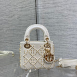 Handle and strap detail of statement everyday-luxe women's handbag – women's everyday handbag