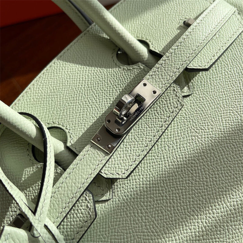  structured bag close-up of hardware and finish 11