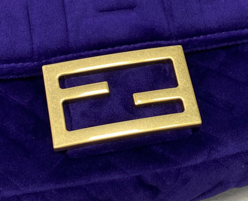 Ziva's Charm handbag – close-up view (19cm*5cm*10cm)