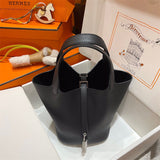  graceful everyday bag detail view showing craftsmanship 14