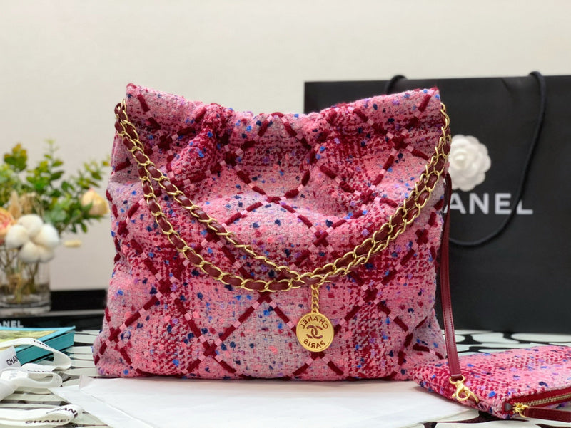 Zivas Charm Everyday Sophistication Designer Handbag (Modern Wardrobe Staple) – Styled Look