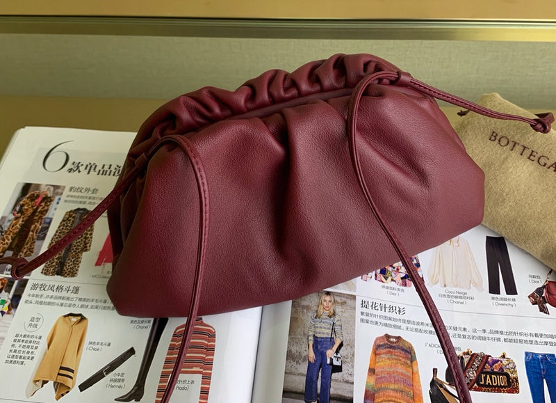 Bold Vegan Leather Handbag - Everyday Elegance | Women's Designer-Inspired Purse #1738 - product detail shot (image 10) of designer-inspired handbag