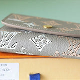  carryall bag close-up of hardware and finish