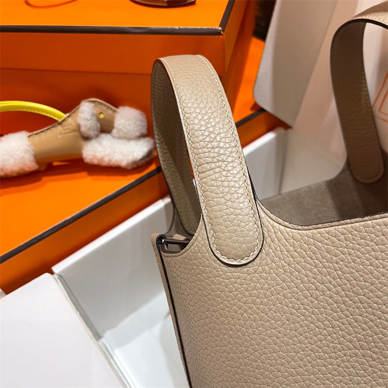  graceful everyday bag detail view showing craftsmanship 8