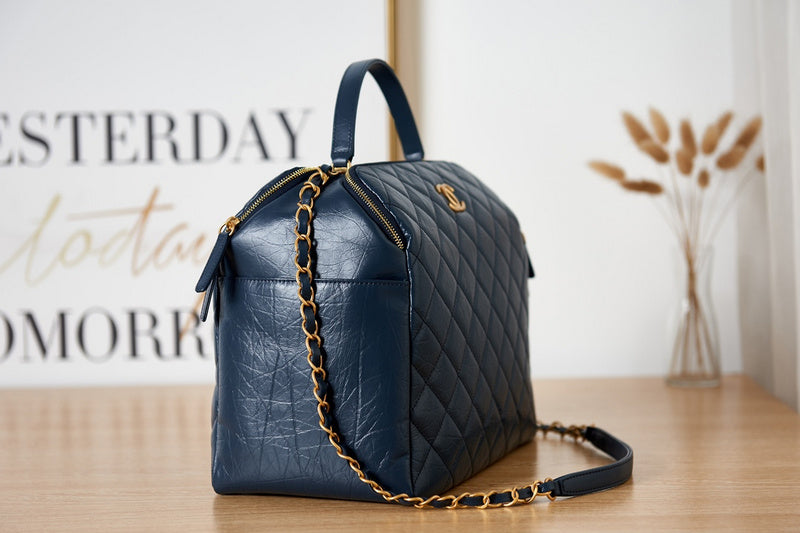  women's handbag, versatile design, view 2