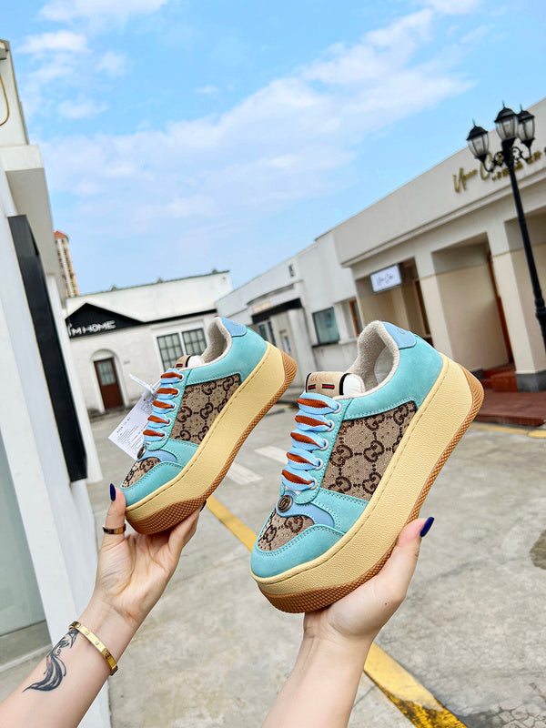 Gucci classic monochrome luxury sneakers view 9 retro runner design