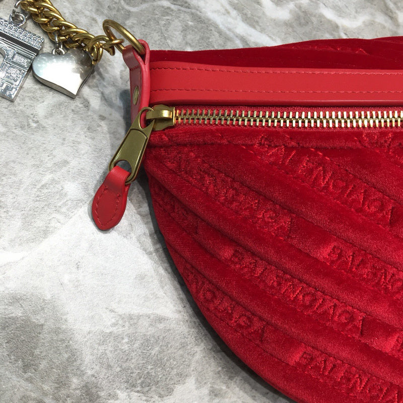 Sophisticated Vegan Leather Handbag - Chic Everyday Appeal | Women's Luxury Handbag #733 - close-up detail shot (image 3) of designer-inspired handbag