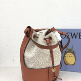Ziva's Charm handbag – close-up view (21.5cm*31cm*16cm)