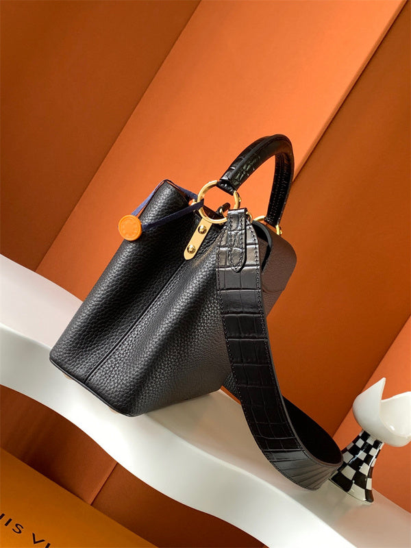  essential everyday bag detail view showing craftsmanship 62